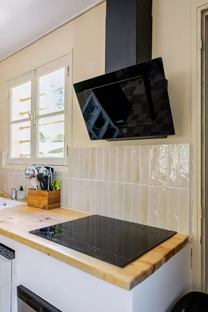Coin cuisson, plaque à induction et hotte